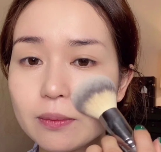 化妆基础教程_化妆零基础教程