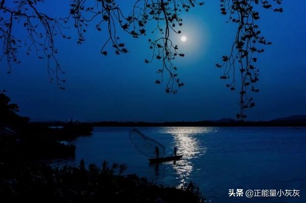 春江花月夜朗诵（春江花月夜朗诵视频董卿）