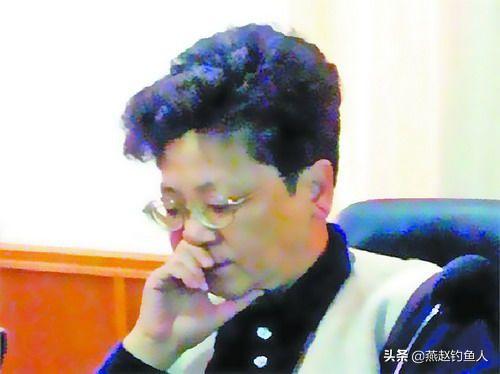 红色通缉令 在线观看（红色通缉令在线观看免费观看）
